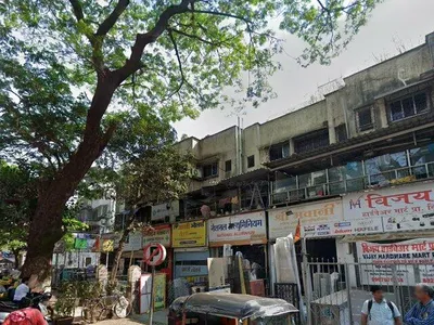 Bus Queue Shelter at Santacruz East, Mumbai — outdoor advertising