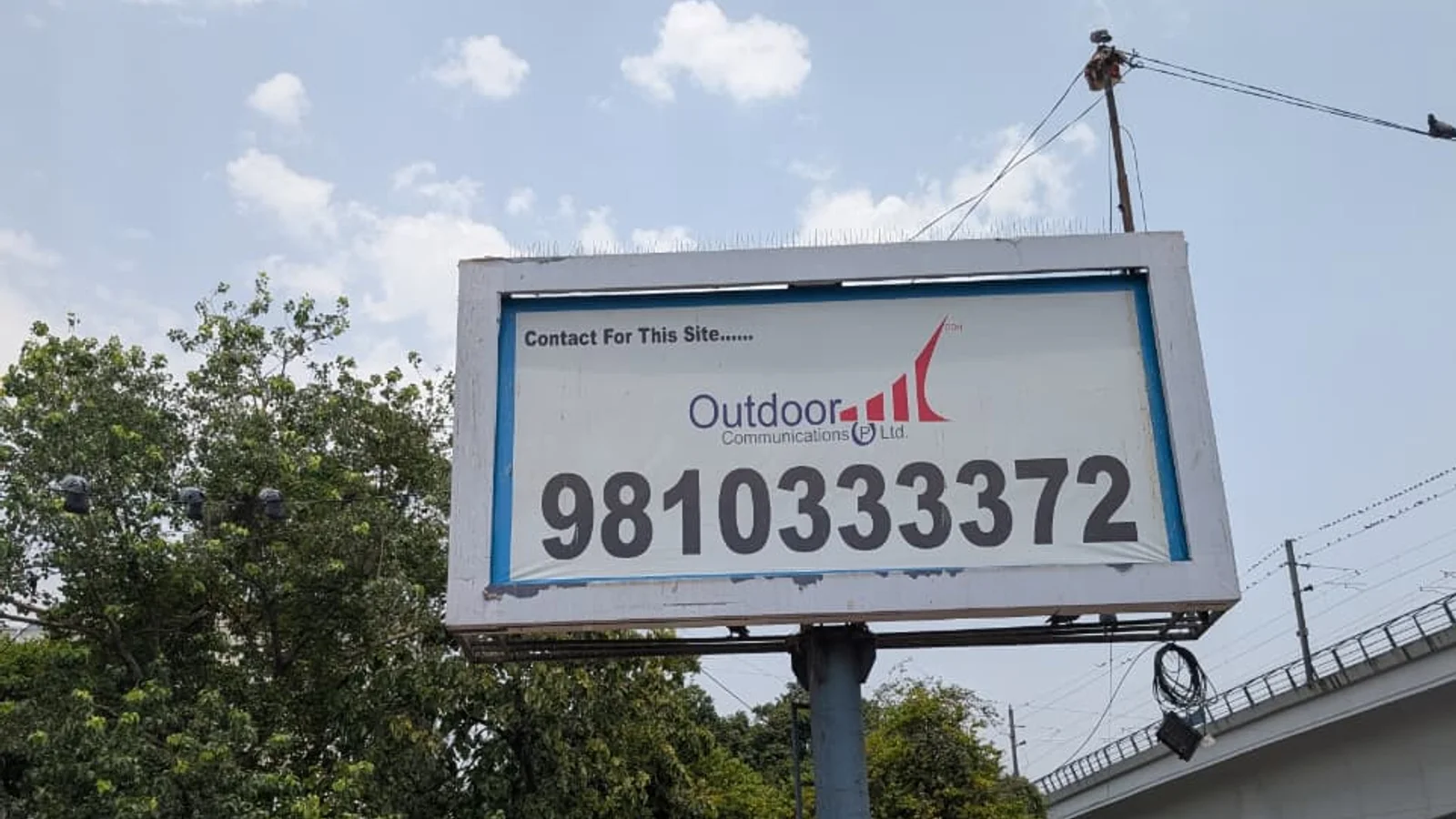 Hoarding at Janakpuri, Delhi — 20x10 ft front-lit outdoor advertising