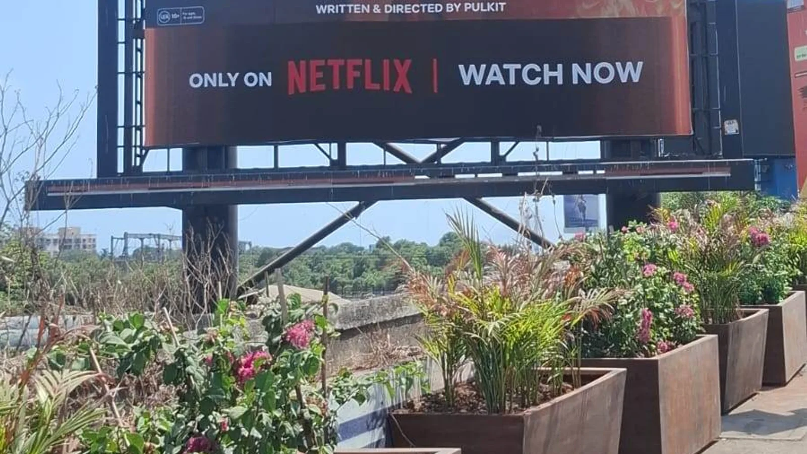 Bus Queue Shelter at Juhu, Mumbai — non-lit outdoor advertising