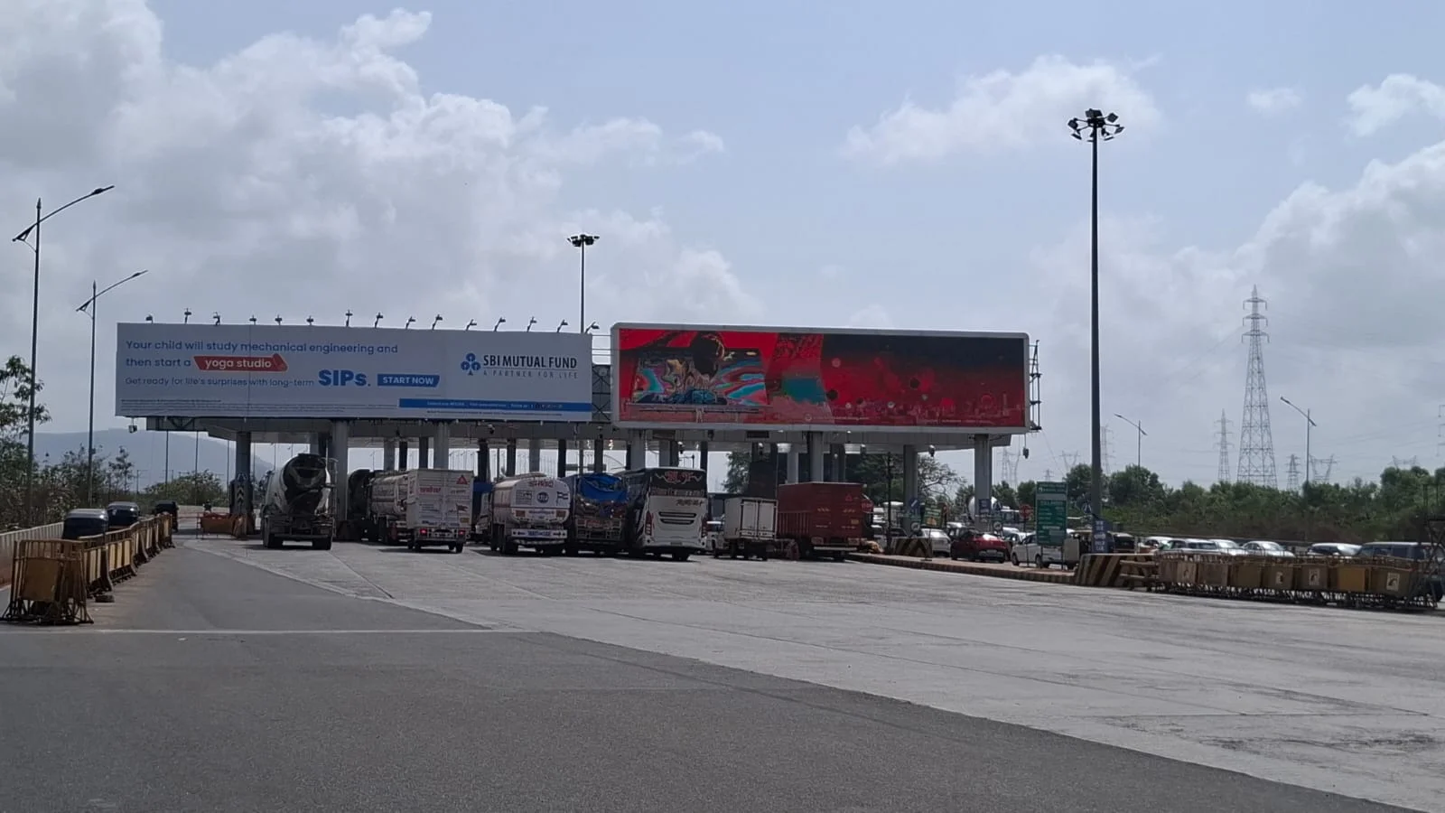 Digital OOH at Malad West, Mumbai — 20x20 ft digital outdoor advertising