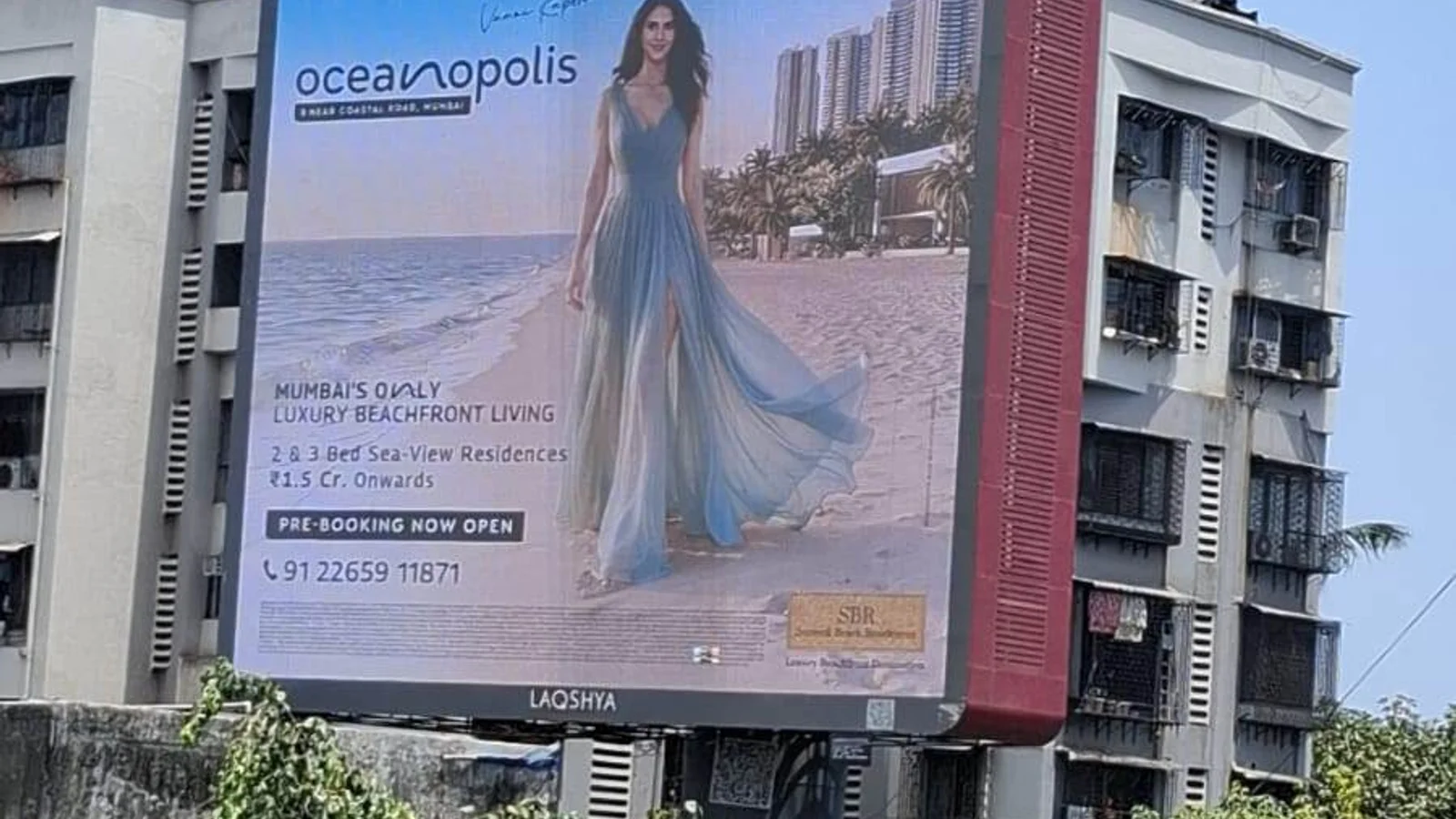 Bus Queue Shelter at Bandra West, Mumbai — non-lit outdoor advertising