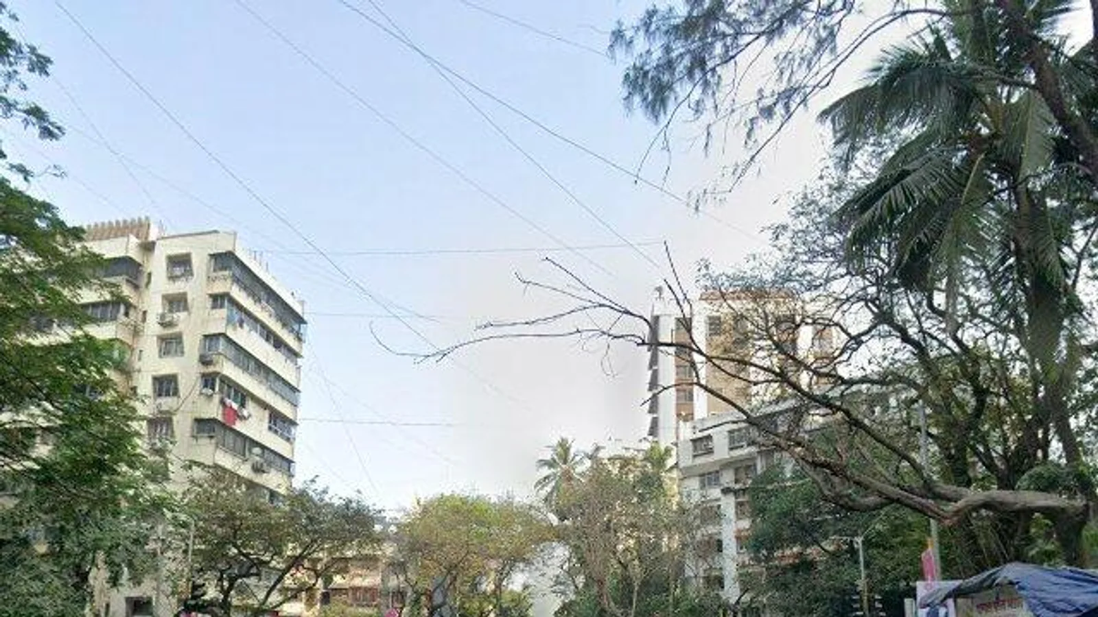 Bus Queue Shelter — Bandra West, Mumbai — CupShup