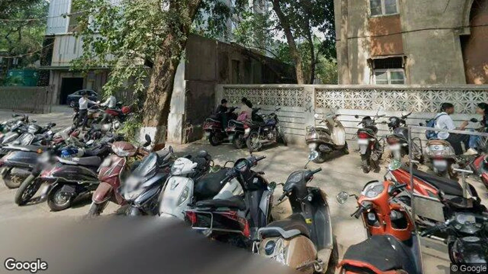 Bus Queue Shelter — Dadar, Mumbai — CupShup