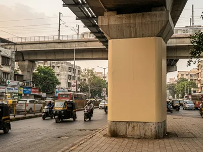 Bus Queue Shelter at Bus Shelter - Juhu Mumbai, 48525, Mumbai — outdoor advertising