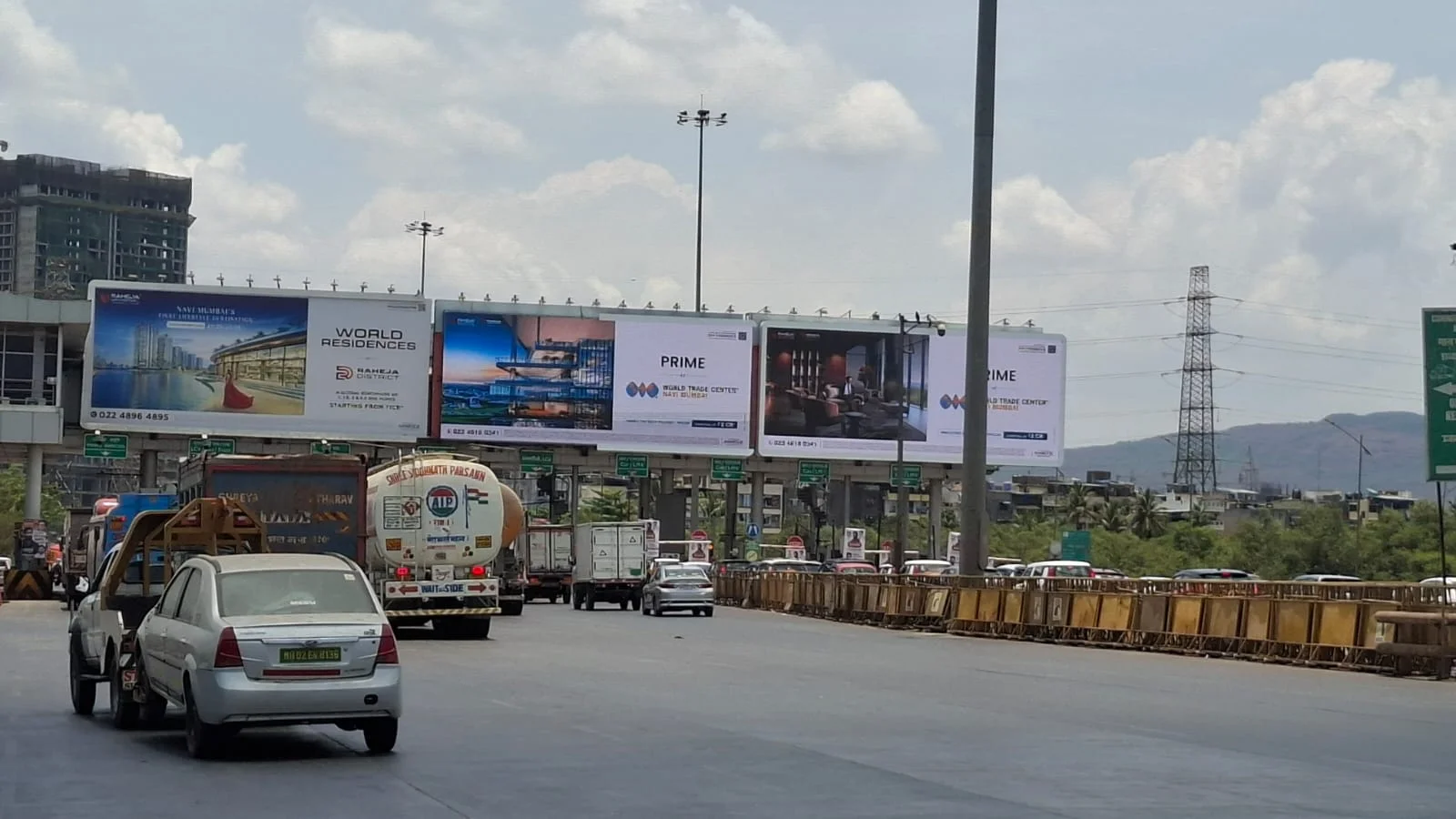 Unipole at BKC Junction Unipole, Mumbai — 30x40 ft digital outdoor advertising