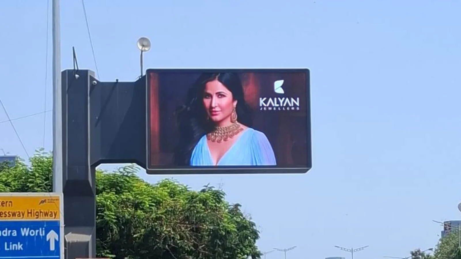 Hoarding at Tardeo, Mumbai — 60x20 ft front-lit outdoor advertising