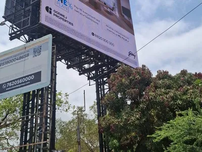 Bus Queue Shelter at Bus Shelter - Colaba Mumbai, 28504, Mumbai — outdoor advertising