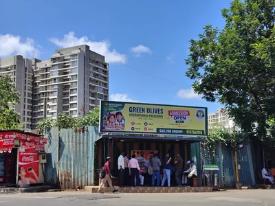 Bus Queue Shelter at Bus Shelter - Juhu Mumbai, 48509, Mumbai — outdoor advertising
