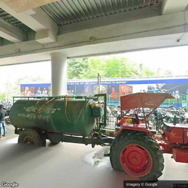 Metro Pillar — Hasanganj, Lucknow — CupShup
