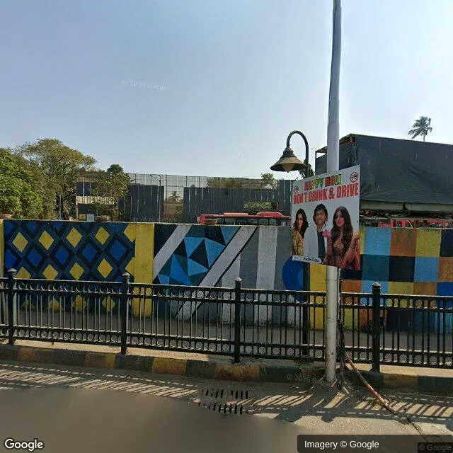 Bus Queue Shelter — Juhu, Mumbai — CupShup