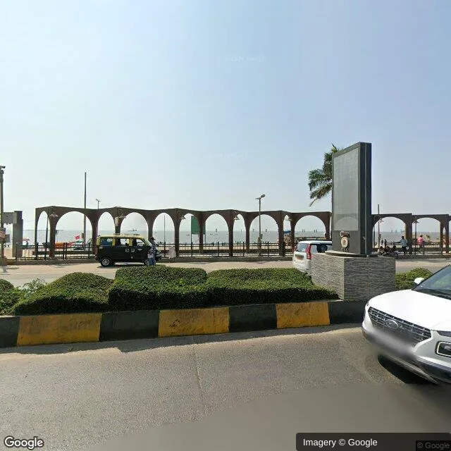 Bus Queue Shelter — Juhu, Mumbai — CupShup