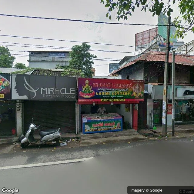 Bus Queue Shelter — Palayam, Kozhikode — CupShup