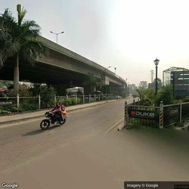 Bus Queue Shelter at Salem Tabri Ludhiana, Salem — outdoor advertising